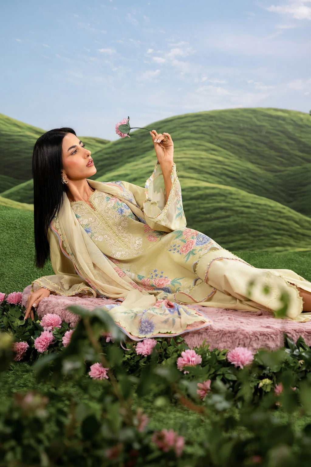 Maria.B - 3 Pc Embroidered Lawn Suit