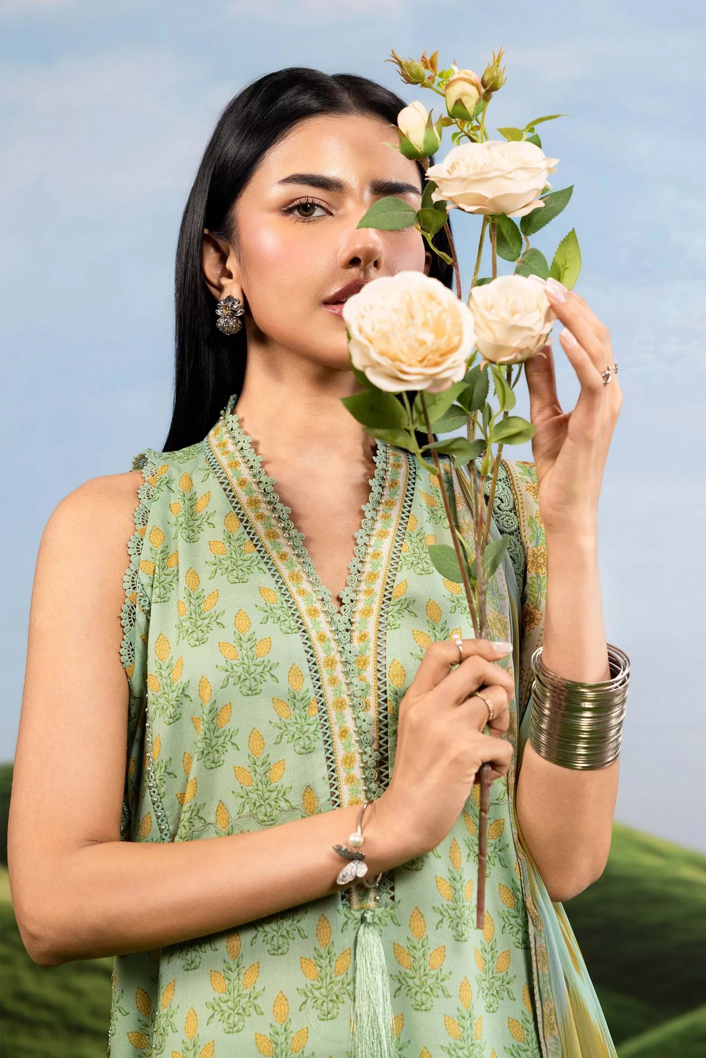 Maria.B - 3 Pc Embroidered Lawn Suit
