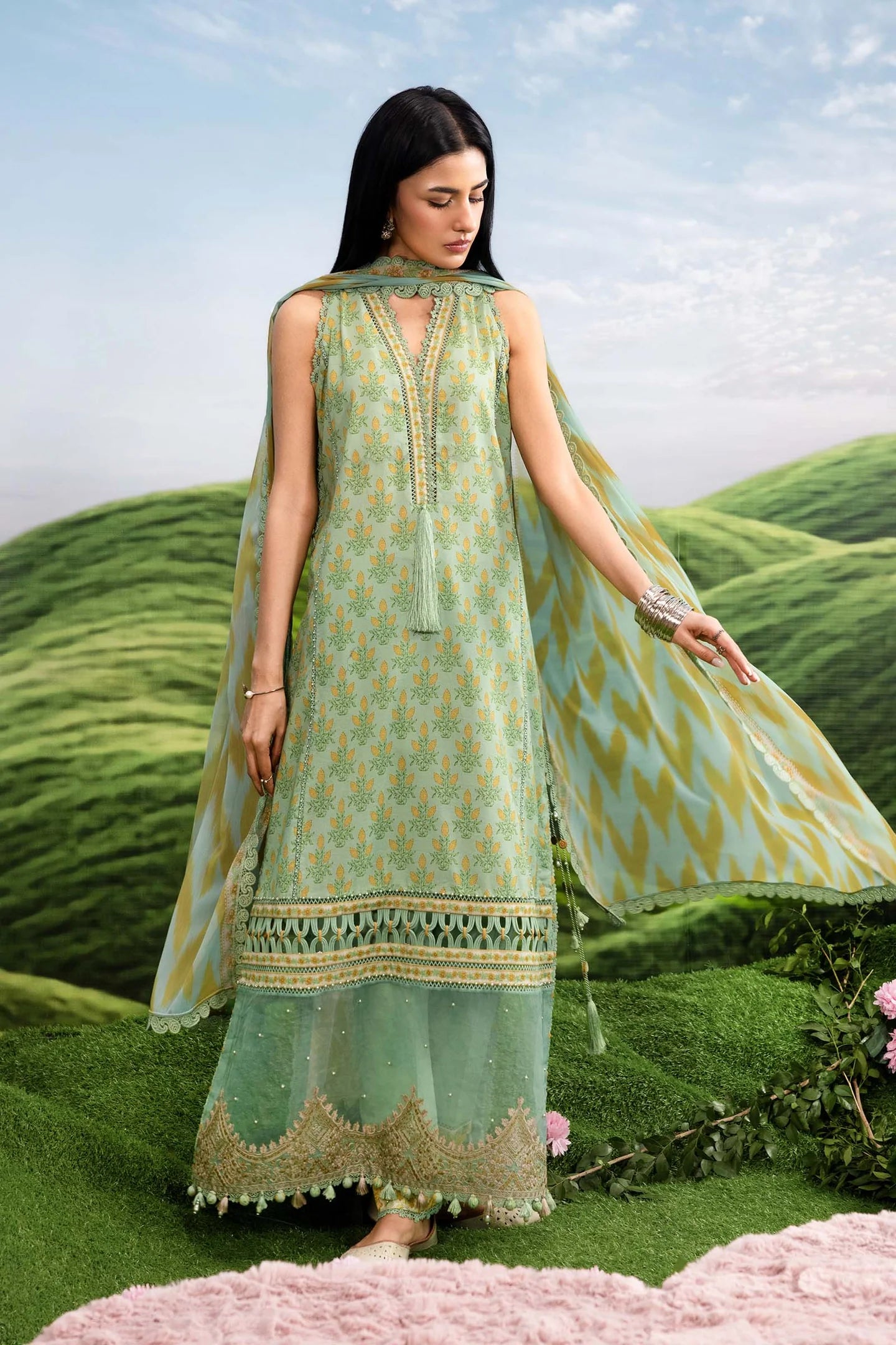 Maria.B - 3 Pc Embroidered Lawn Suit